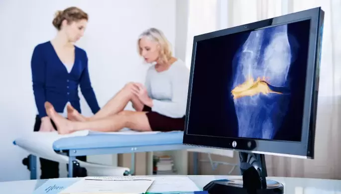 artroza stawu u kobiety